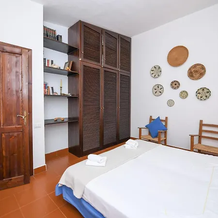 Villa With Jacuzzi In