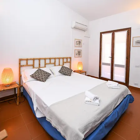 Villa With Jacuzzi In *