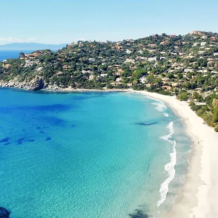 Villa With Jacuzzi In