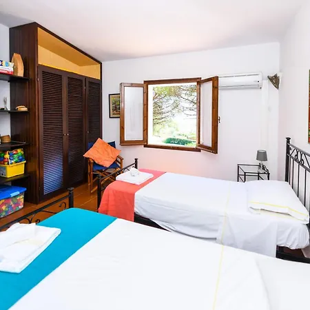 With Jacuzzi In 빌라