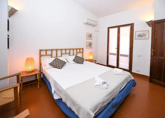 Villa With Jacuzzi In *