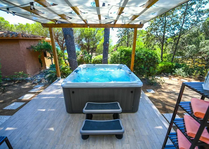 With Jacuzzi In 토레 델레 스텔레